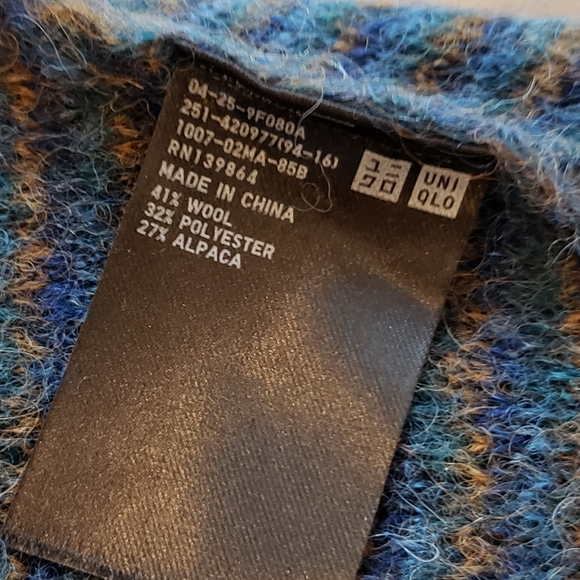 Uniqlo wool/alpaca sweater - Picture 3 of 3